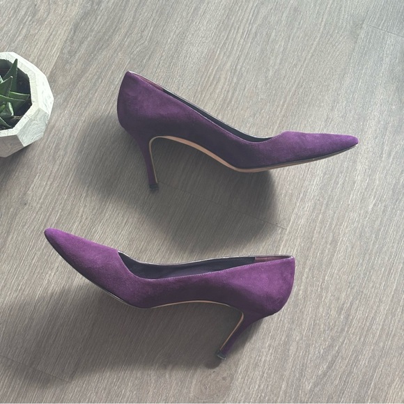 Manolo Blahnik Plum Purple Suede Pumps/Heels - Picture 3 of 8